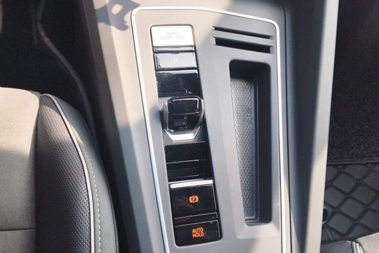 Used Volkswagen Golf 2024 280TSI DSG R-Line 50th Anniversary Edition
