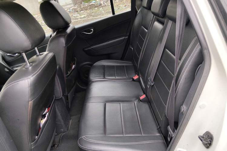 Used Renault Koleos 2014 Revised Version 2.0L Two-Wheel Drive Fashion Edition Left Rear Seat