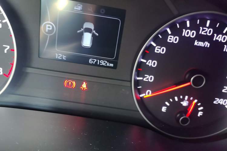 Used Kia KX5 2016 1.6T Automatic Two-Wheel Drive DLX Odometer Close Up