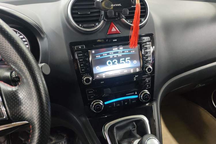 Used Haval H6 2014 Upgraded Model 1.5T Manual Two-Wheel Drive Elite Version Audio And AC Panel