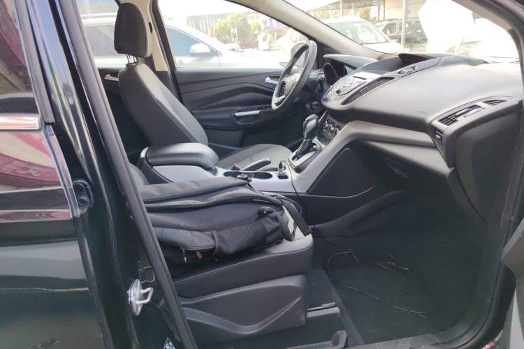 Used Ford Kuga 2013 1.6L GTDi Two-Wheel-Drive Comfort Model