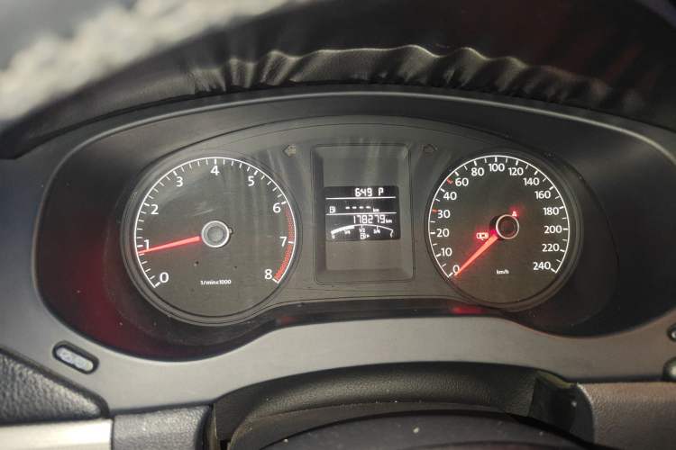 Used Volkswagen Sagitar 2014 1.6L Automatic Comfort Model
