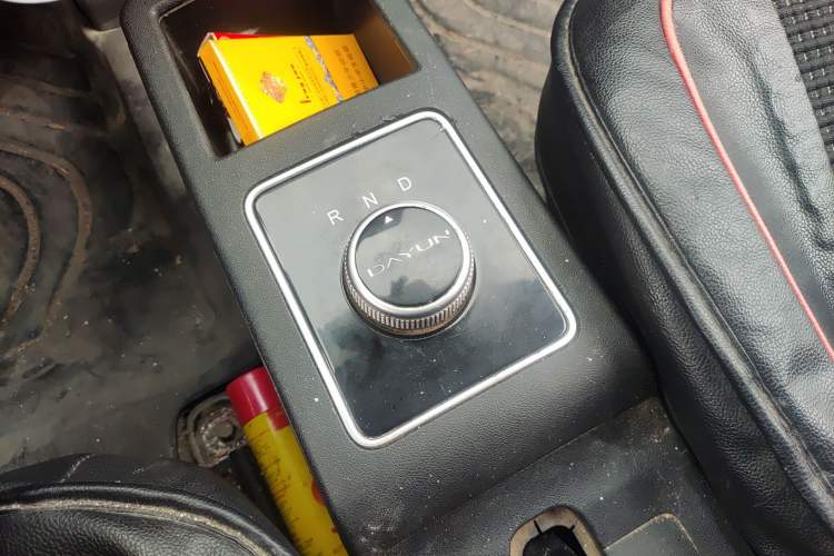 Used Dayun Yuehu 2022 300 Standard Edition Gear Lever