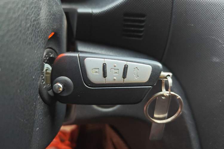 Used Bestune B70 2014 2.0L automatic luxury version Vehicle Key