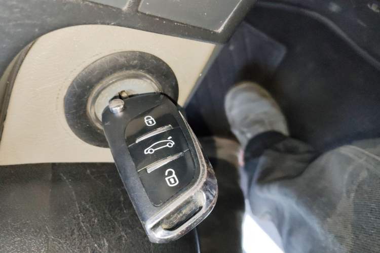 Used Jinbei Grace 2015 2.0L Classic Edition Basic Model Short Wheelbase 7-Seater