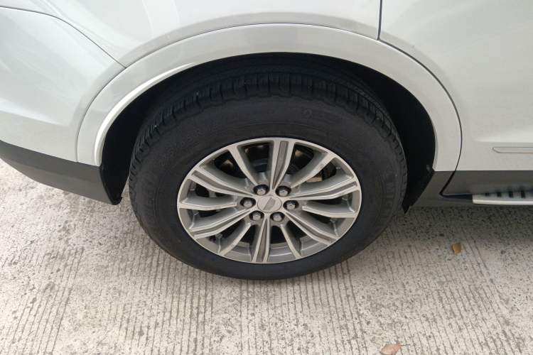 Used Cadillac XT5 2018 25T Luxury Model Right Rear Wheel Hub