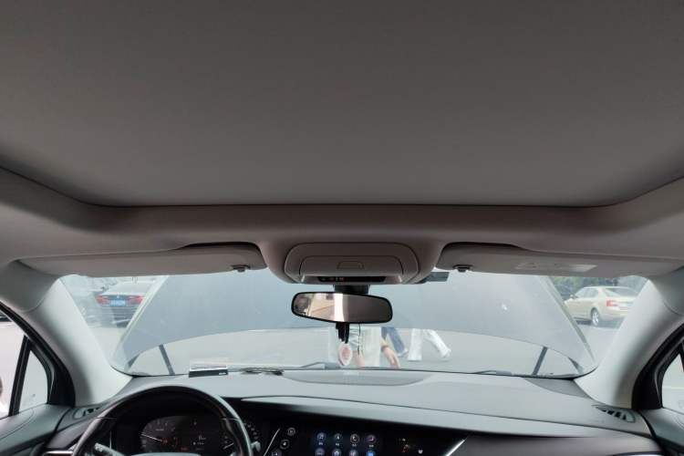 Used Buick Enclave 2020 28T Two-Wheel Drive Luxury Version Headliner