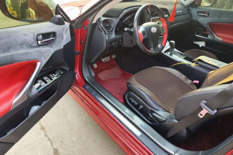 Used Lexus IS 2011 250C
