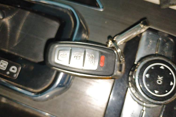 Used Venucia T90 2017 2.0L CVT Leading Edition