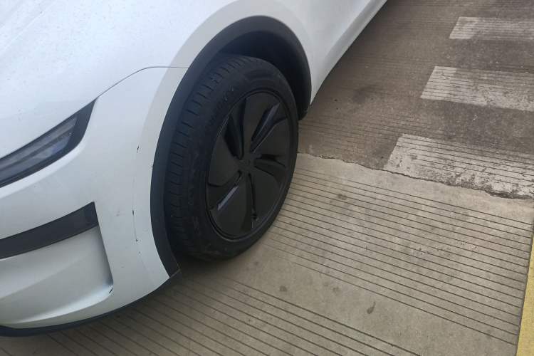 Used Tesla Model Y 2026 Model Long-Range Rear-Wheel-Drive Version
