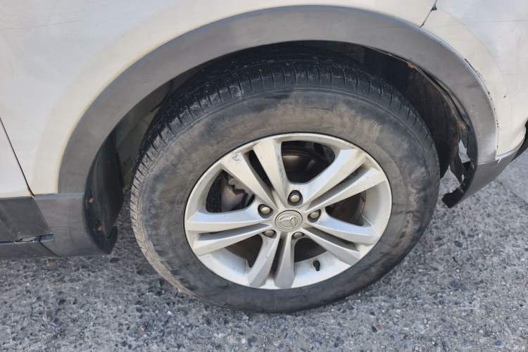 Used HYOSOW S3 2014 1.5L Comfort Version China IV Emission Standard Right Front Wheel Hub