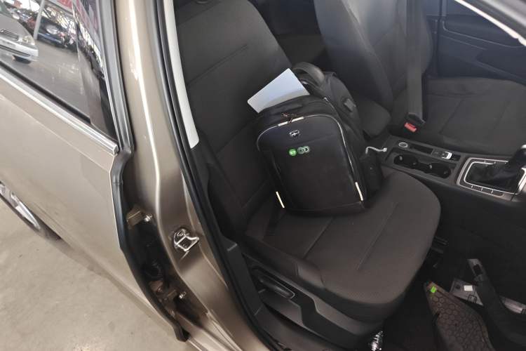 Used Volkswagen Golf 2016 230TSI Automatic Comfort Version
