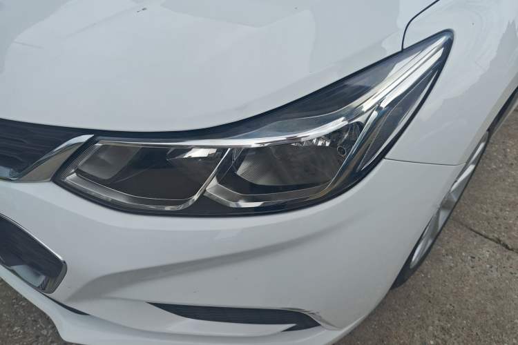 Used Chevrolet Cruze 2018 Revised Version 320 Automatic Pioneer Edition Left Front Headlight