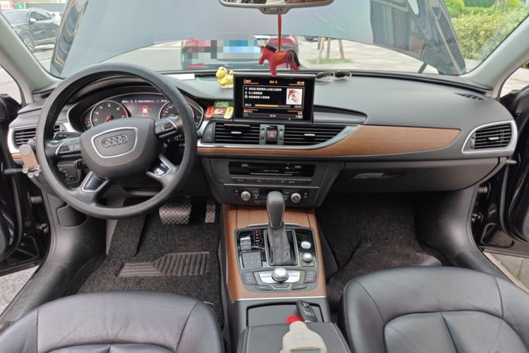 Used Audi A6L 2018 30th Anniversary Edition 30 FSI Style Model Center Console