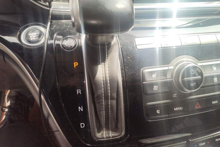 Used GAC Trumpchi M8 2019 320T Ultimate Edition Gear Lever