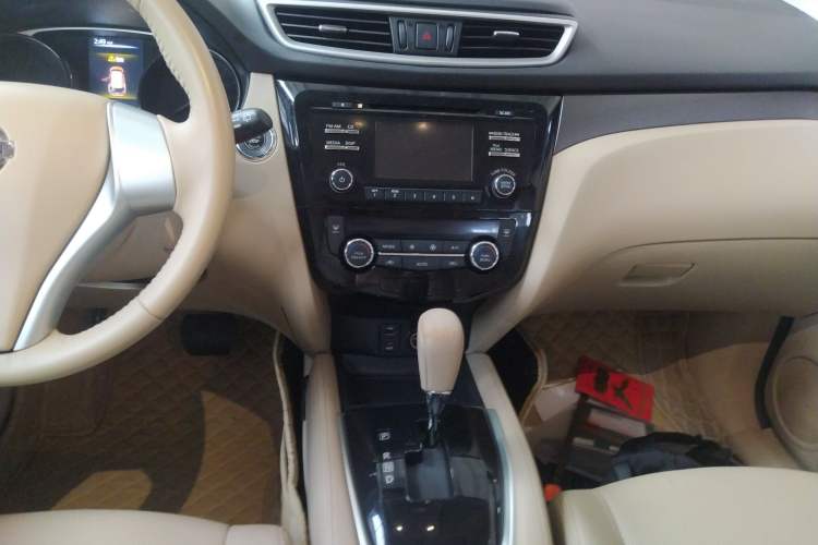 Used Nissan X-Trail 2015 2.0L CVT Comfort MAX Edition 2WD