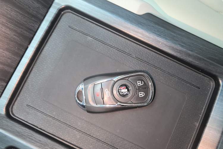 Used Buick GL8 2021 ES Landtrek 653T Comfort Edition