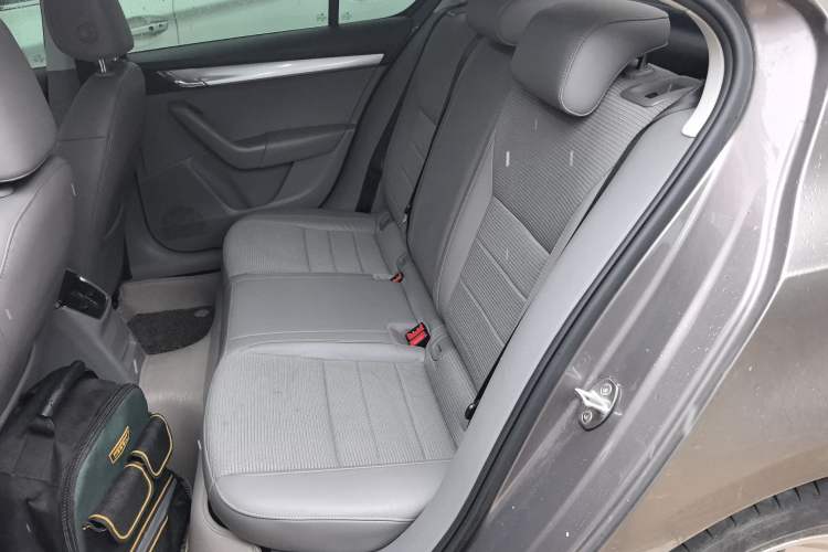 Used Skoda Octavia 2015 1.6L Automatic Yijie Edition
