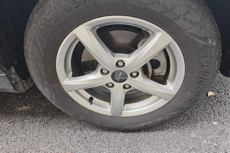 Used Dongfeng Fengon 500 2022 1.5L CVT Enjoyment Version Right Front Wheel Hub