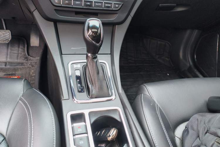 Used Geely Auto Emgrand 2017 Sedan Million Edition 1.5L CVT Upward Connectivity Version