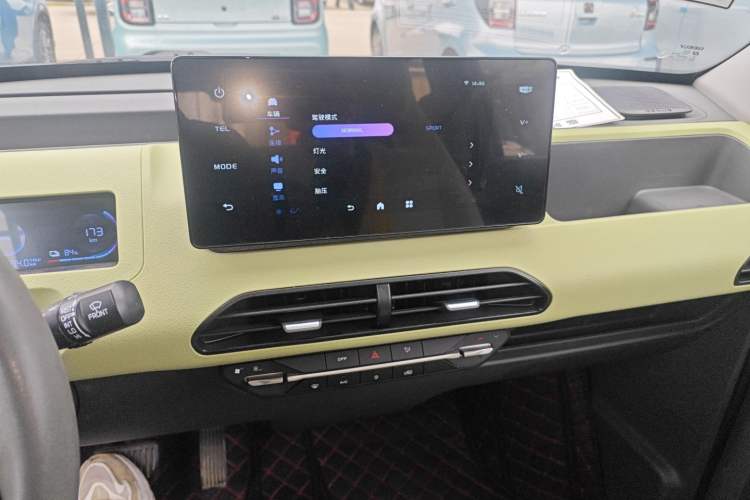 Used Geely Galaxy Panda 2024 Panda Mini 200km Endurance Bear