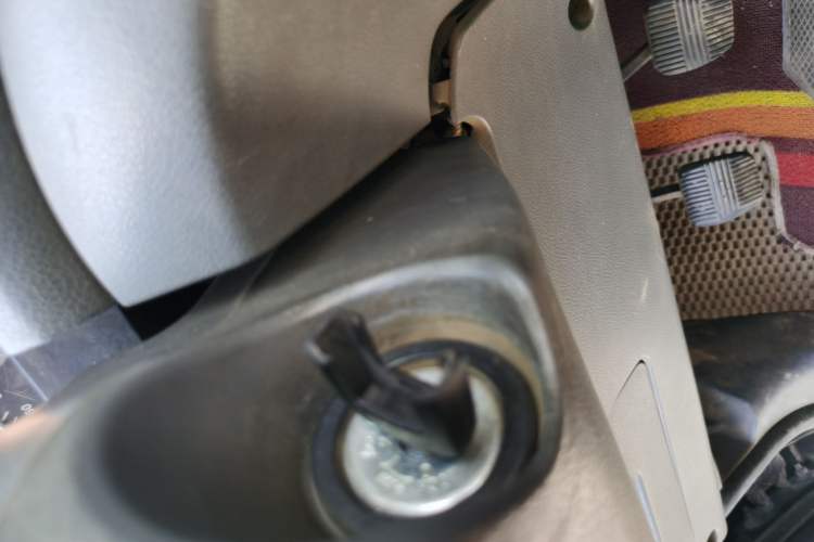 Used Dongfeng Shuaike 2011 1.5L Manual Standard Model 7 Seats China IV Standard Vehicle Key