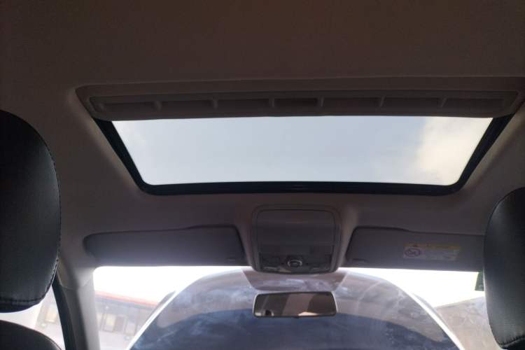 Used Volkswagen Sagitar 2014 Revised Version 1.4TSI Automatic Luxury Edition
