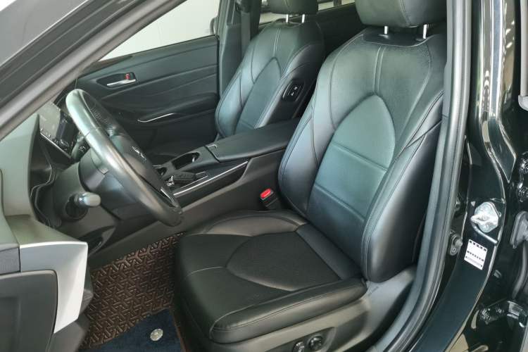 Used Toyota Avalon 2019 2.0L XLE Premium Edition China VI