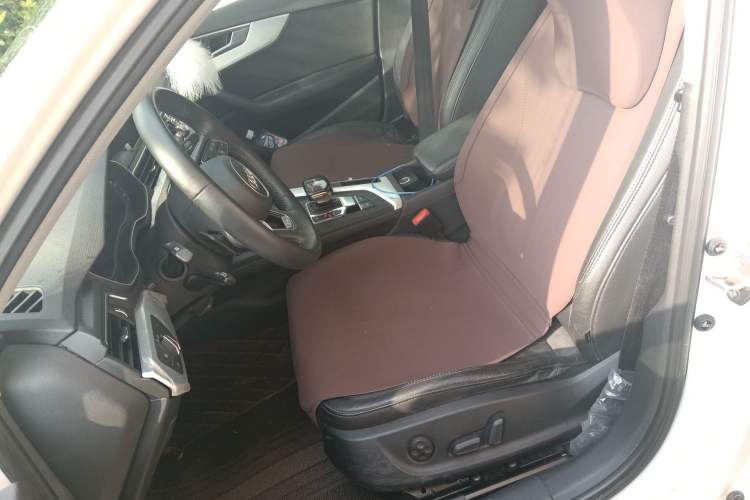 Used Audi A4L 2019 40 TFSI Fashion Edition China VI Emission Standard Left Front Seat