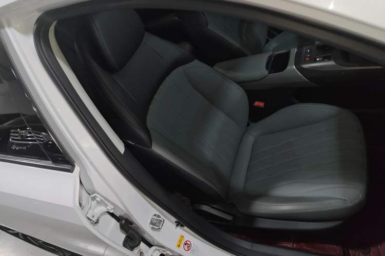 Used CHANGAN Eado DD 2023 Blue Whale NE 1.5T GDI DCT Navigation Model Right Front Seat