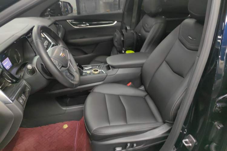 Used Cadillac XT5 2022 2.0T Two-Wheel Drive Luxury Version Left Front Seat