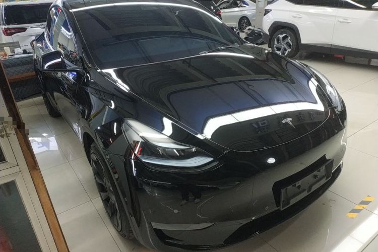 Used Tesla Model Y 2023 Long-Range All-Wheel-Drive Version