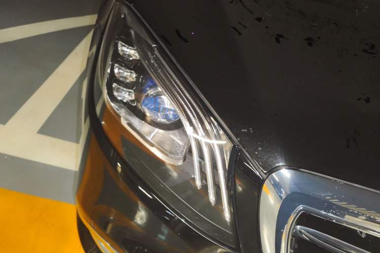 Used Mercedes-Benz Maybach S-Class 2018 S 450 4MATIC Right Front Headlight