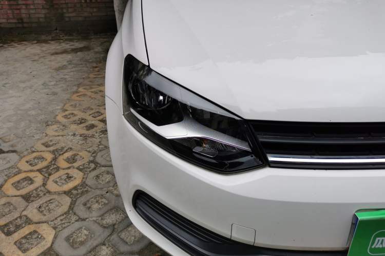 Used Volkswagen Polo 2016 1.4L Automatic Trendy Model Right Front Headlight