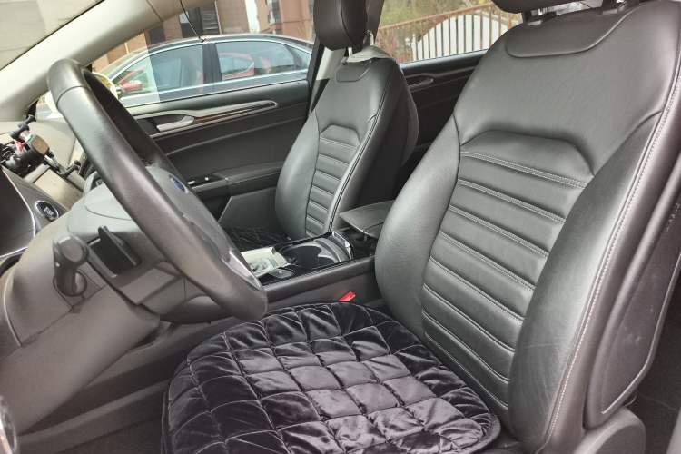 Used Ford Mondeo 2013 2.0L GTDi 200 Luxury Model Left Front Seat