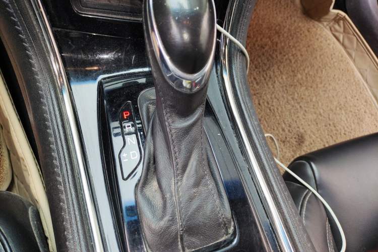 Used Cadillac ATS-L 2014 25T Comfort Model Gear Lever