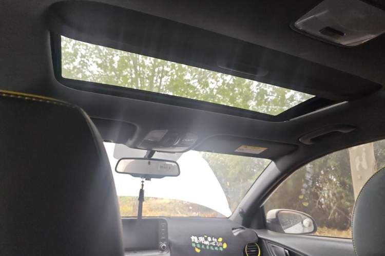 Used Hyundai ENCINO 2018 1.6T Dual-Clutch ZhiPao Edition China V Standard Headliner