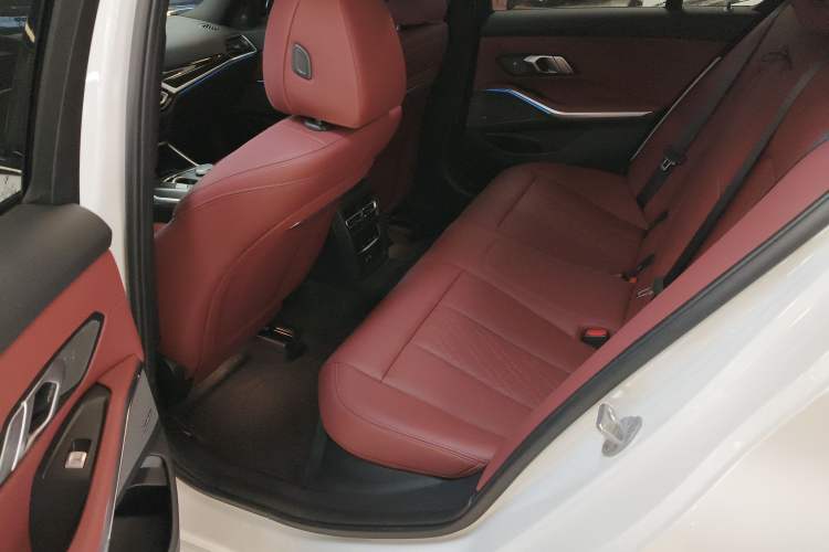 Used BMW 3 Series 2024 325i M Sport Night Edition Package Left Rear Seat