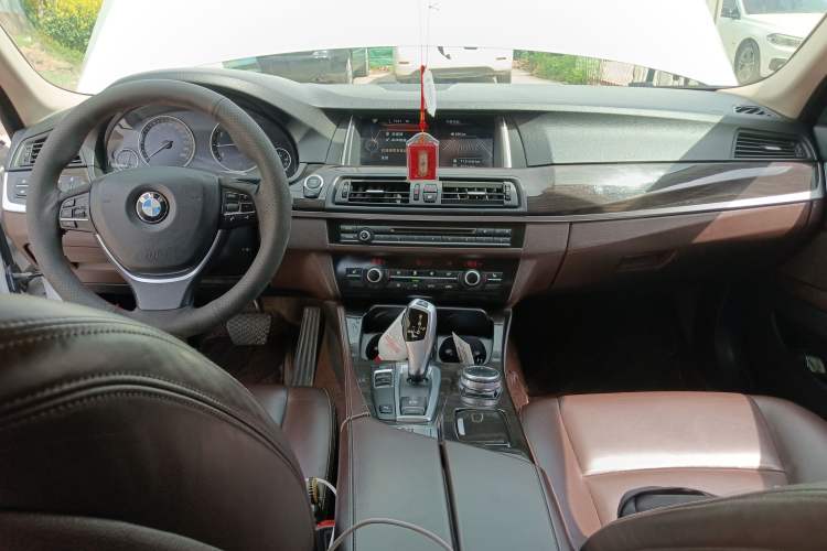 Used BMW 5 Series 2014 525Li Luxury Design Package
