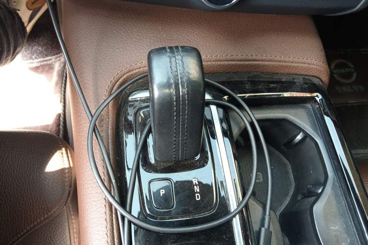 Used Volvo S90 New Energy 2021 T8 eDrive Hybrid Zhiyi Luxury Edition Gear Lever