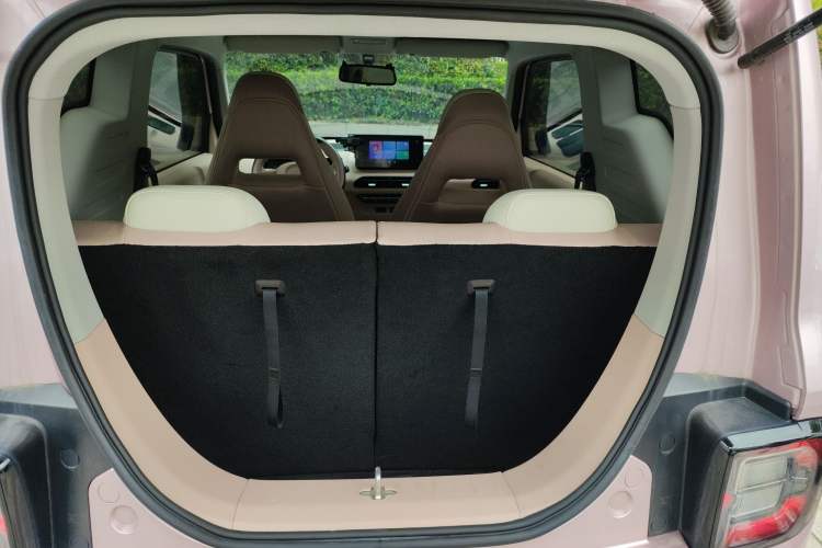 Used Geely Galaxy Panda 2024 Panda Mini 200km Endurance Bear Trunk