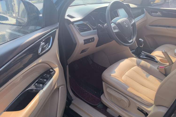 Used Baojun 730 2017 1.5T Manual Fashion Version 7 Seats China V Emission Standard Driver Seat