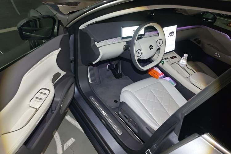 Used Nio ET7 2024 75 kWh Executive Edition Driver Seat