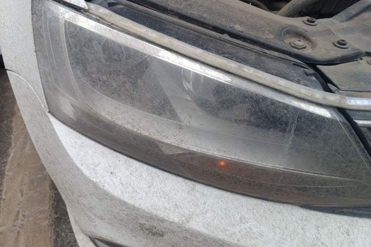 Used Volkswagen Sagitar 2018 1.6L Automatic Comfort Model Right Front Headlight