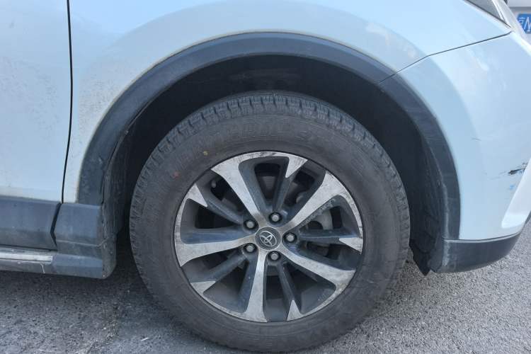 Used Toyota RAV4 2016 2.0L CVT Two-Wheel Drive Comfort Edition China V Standard
