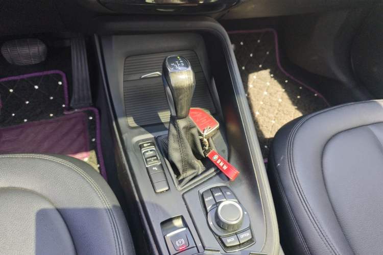 Used BMW X1 2016 sDrive18Li Premium Edition Gear Lever