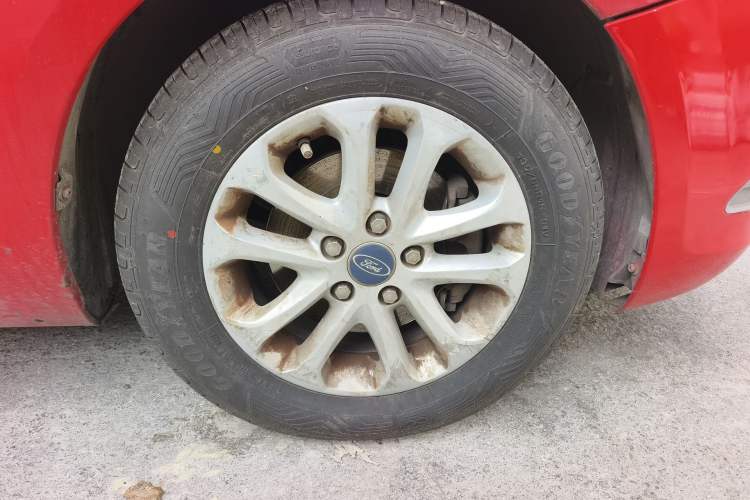 Used Ford Focus 2013 Hatchback Classic 1.8L Manual Base Model Right Front Wheel Hub