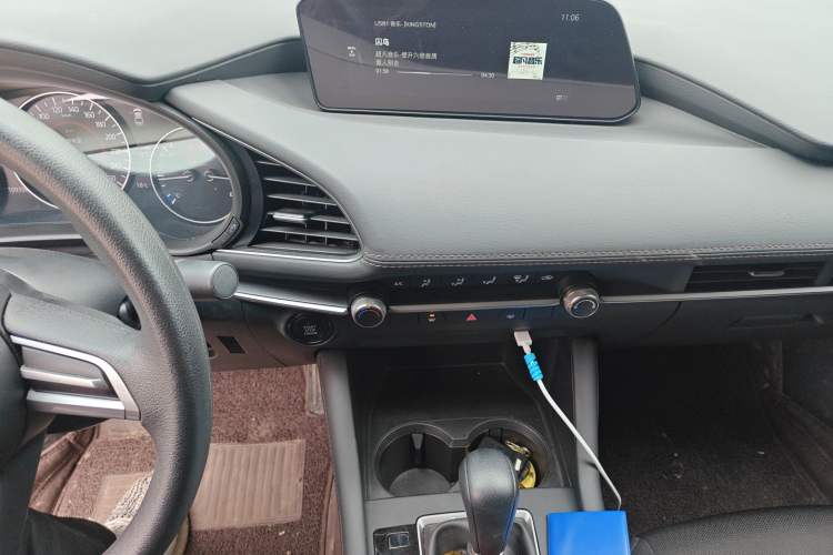 Used Mazda 3 Axela 2023 2.0L Automatic Zhiqing Edition Audio And AC Panel