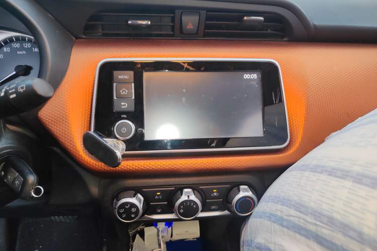 Used Nissan Kicks 2017 1.5L CVT Cool Enjoy Edition
