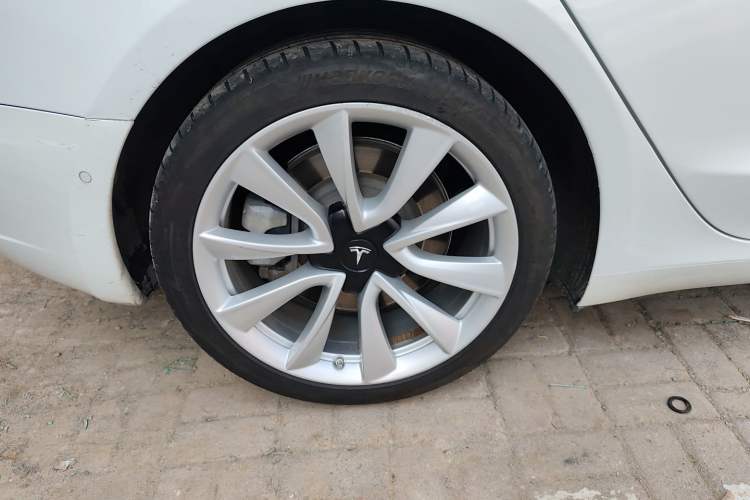 Used Tesla Model 3 2019 Standard Range Rear-Drive Upgraded Version Right Rear Wheel Hub